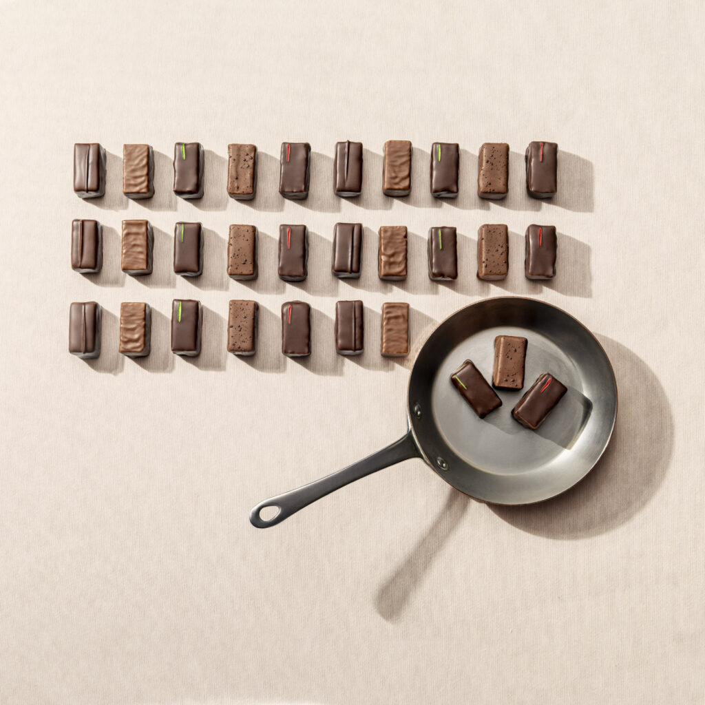 Alternative view of Coffret de 32 Pralinés