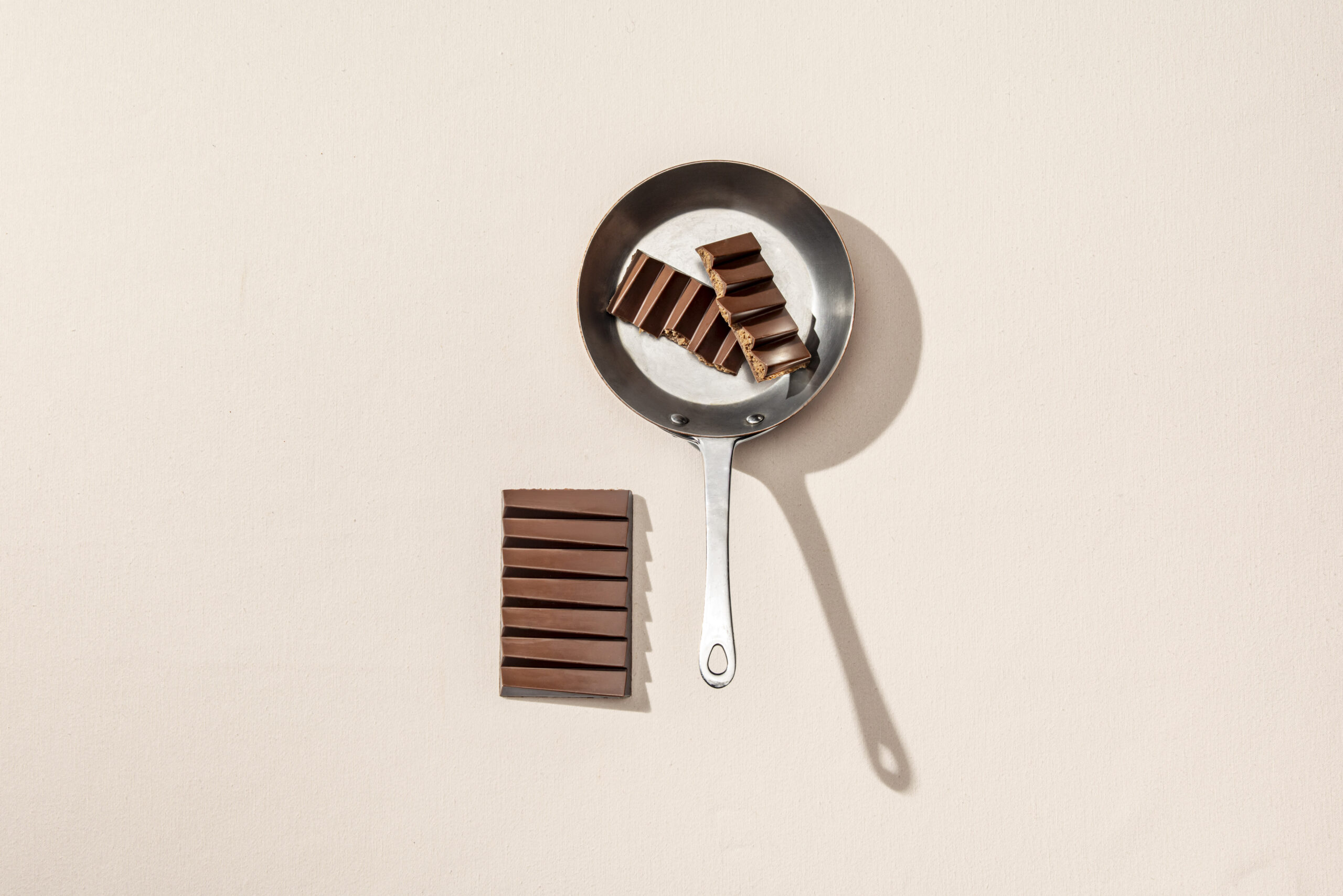 Tablette Praliné noix de coco torréfiée - chocolat au lait – Image 2