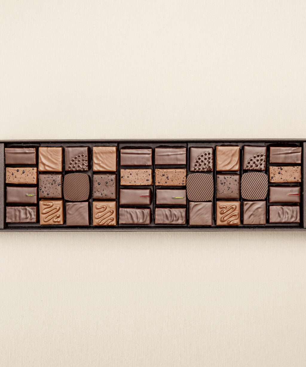 Coffret Collection de 16 Pralinés et 18 Ganaches