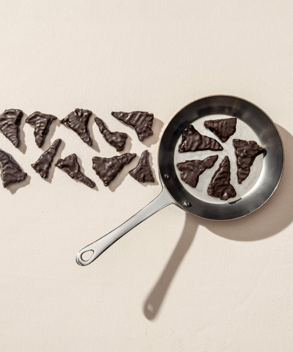 Alternative view of Confit d'ananas chocolaté