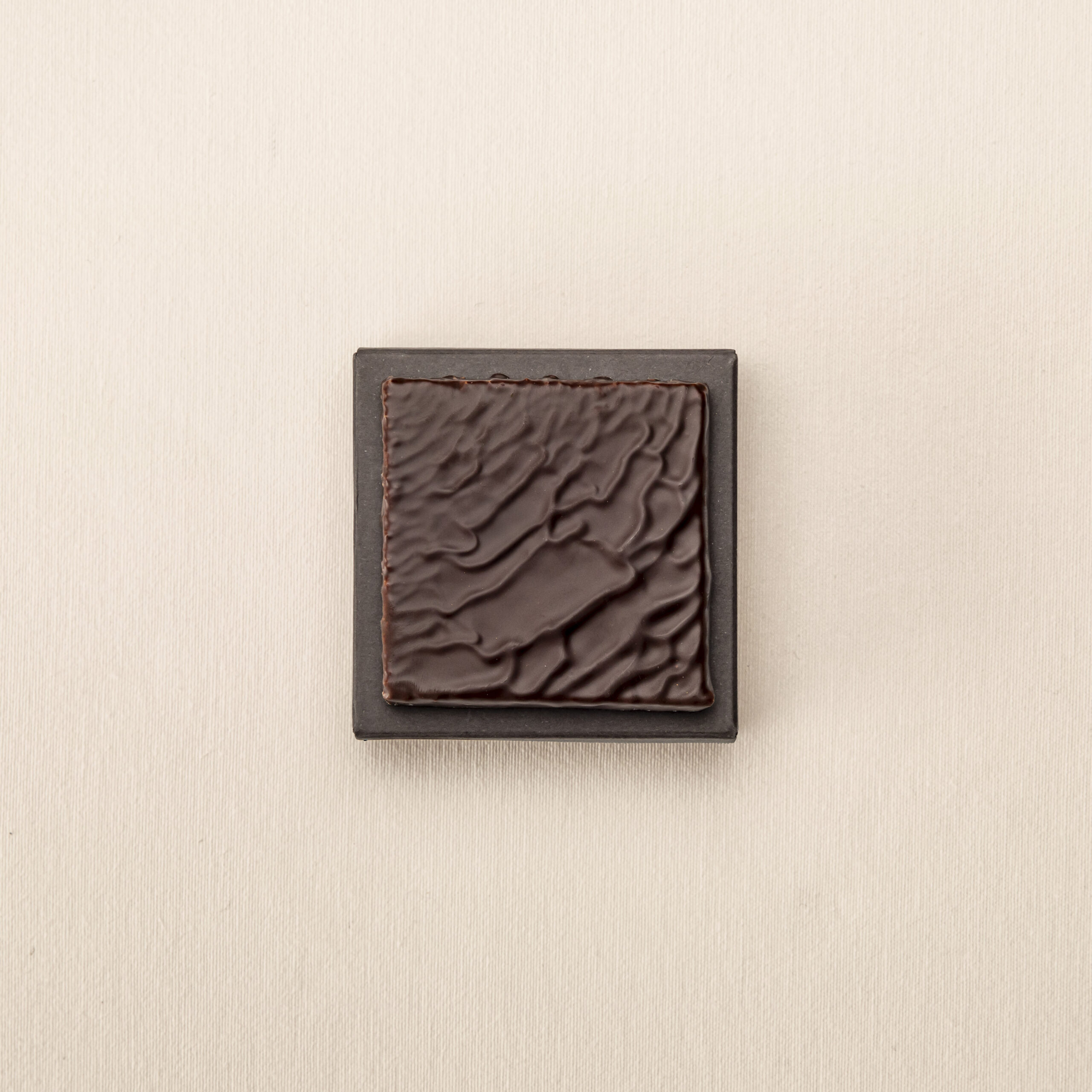 Sablé breton enrobé de chocolat noir