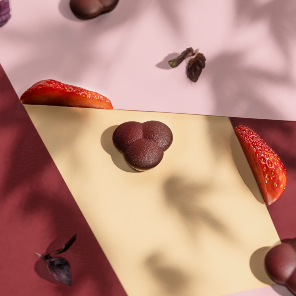 Trèfle shiso fraise_Alléno & Rivoire_@IlyaKagan