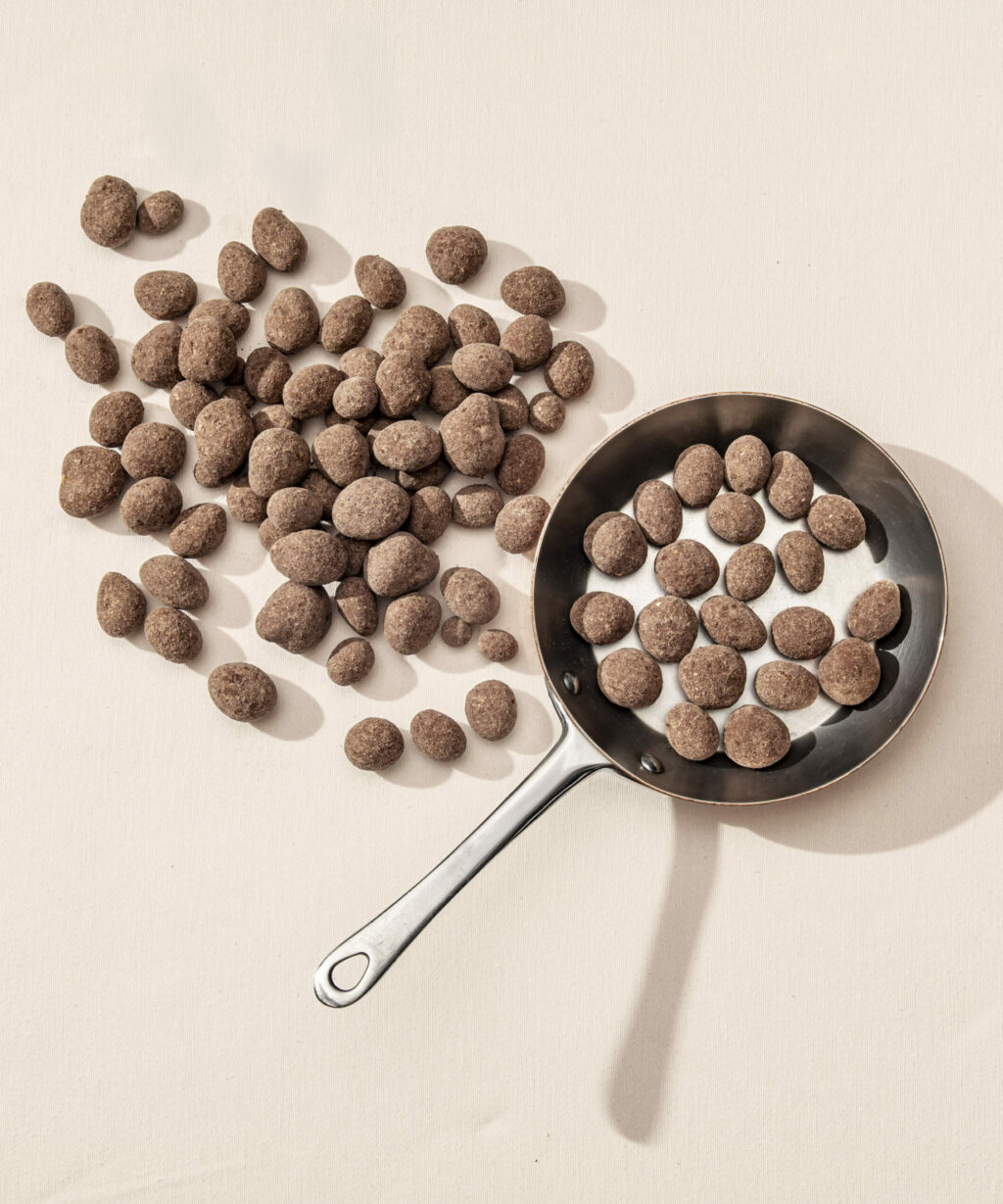 Cacahuètes enrobées de chocolat au lait