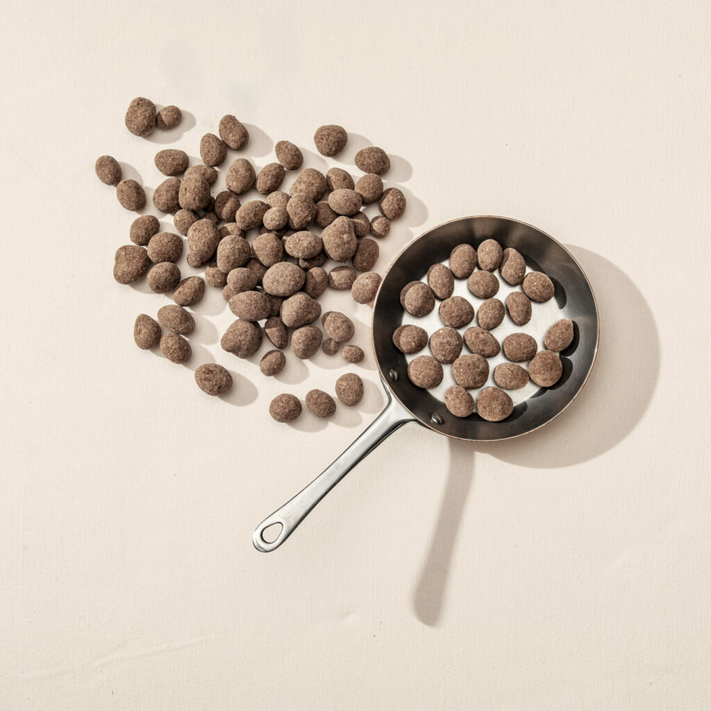 Cacahuètes enrobées de chocolat au lait