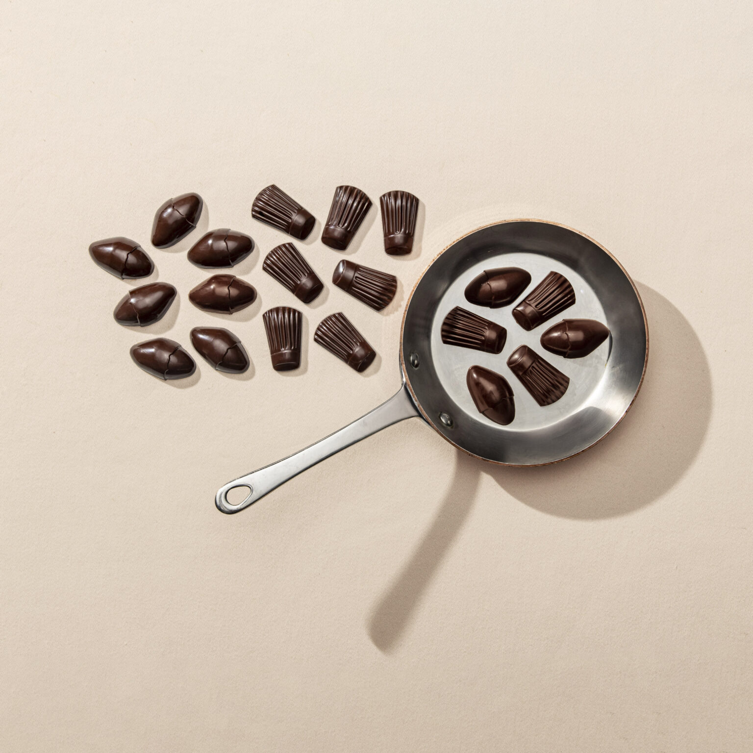 Alternative view of Mignardises Toquées Noir - Praliné