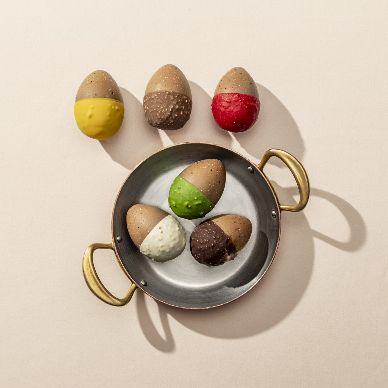 Alternative view of Les 6 Oeufs à la Toque