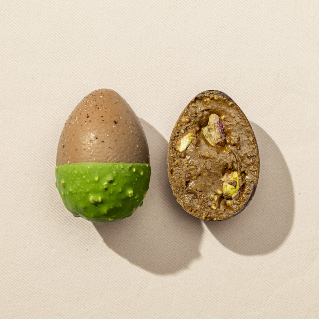 Alternative view of L'Œuf à la Toque - vert