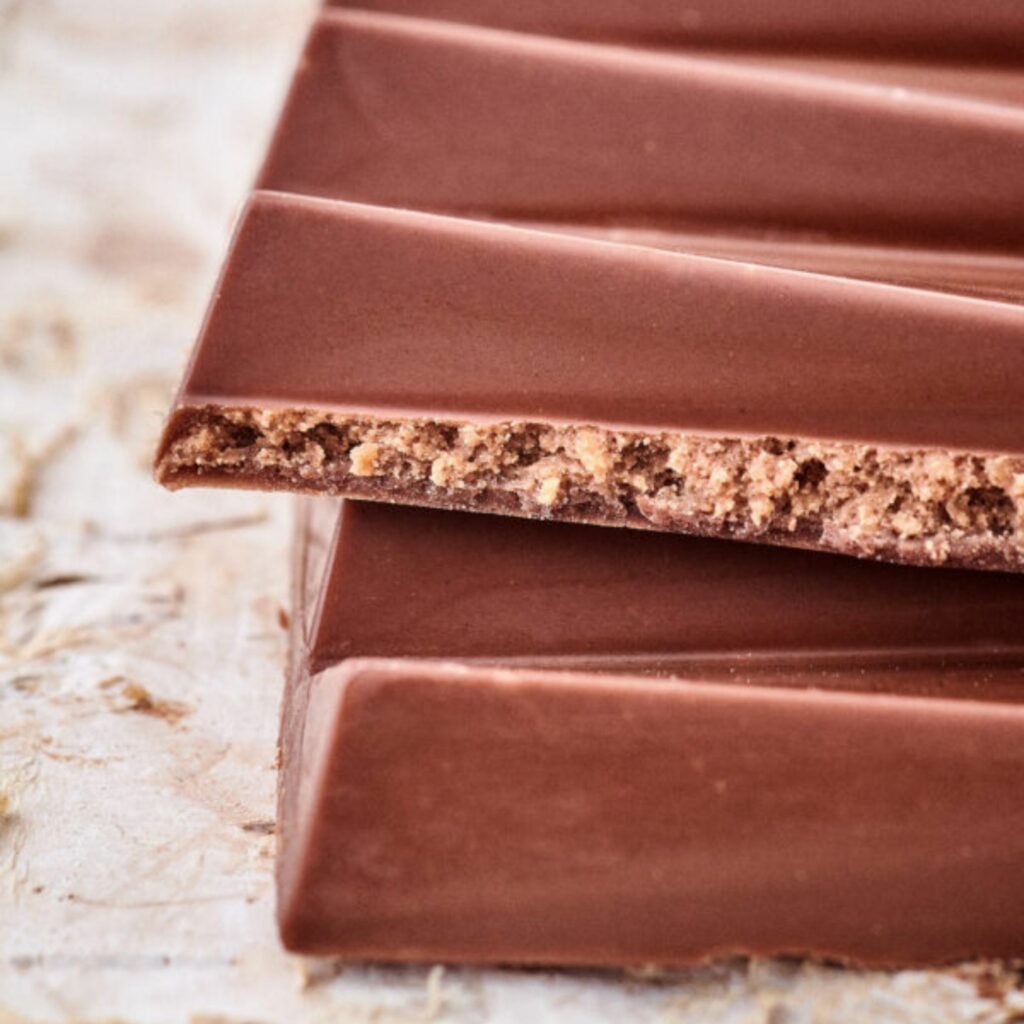 Alternative view of Tablette Praliné noix de coco torréfiée - chocolat au lait