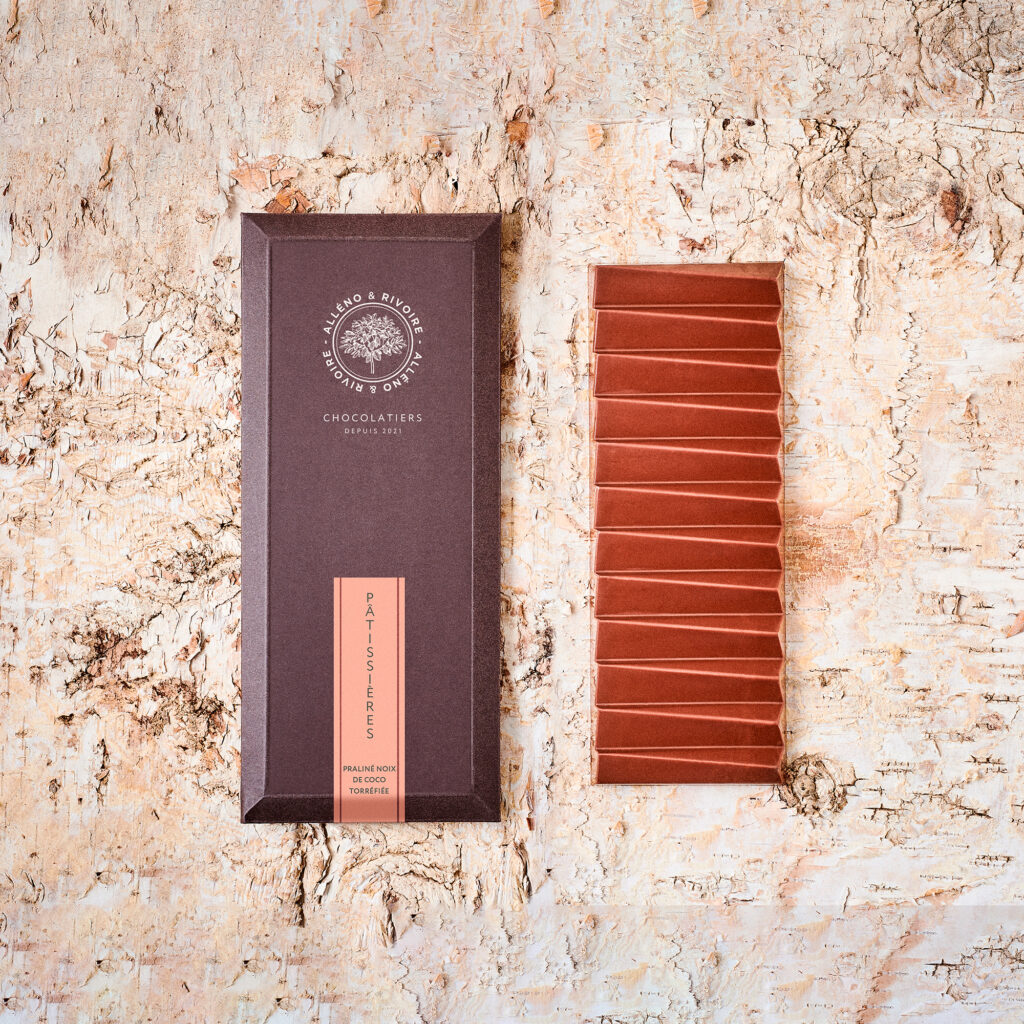 Tablette Praliné noix de coco torréfiée - chocolat au lait