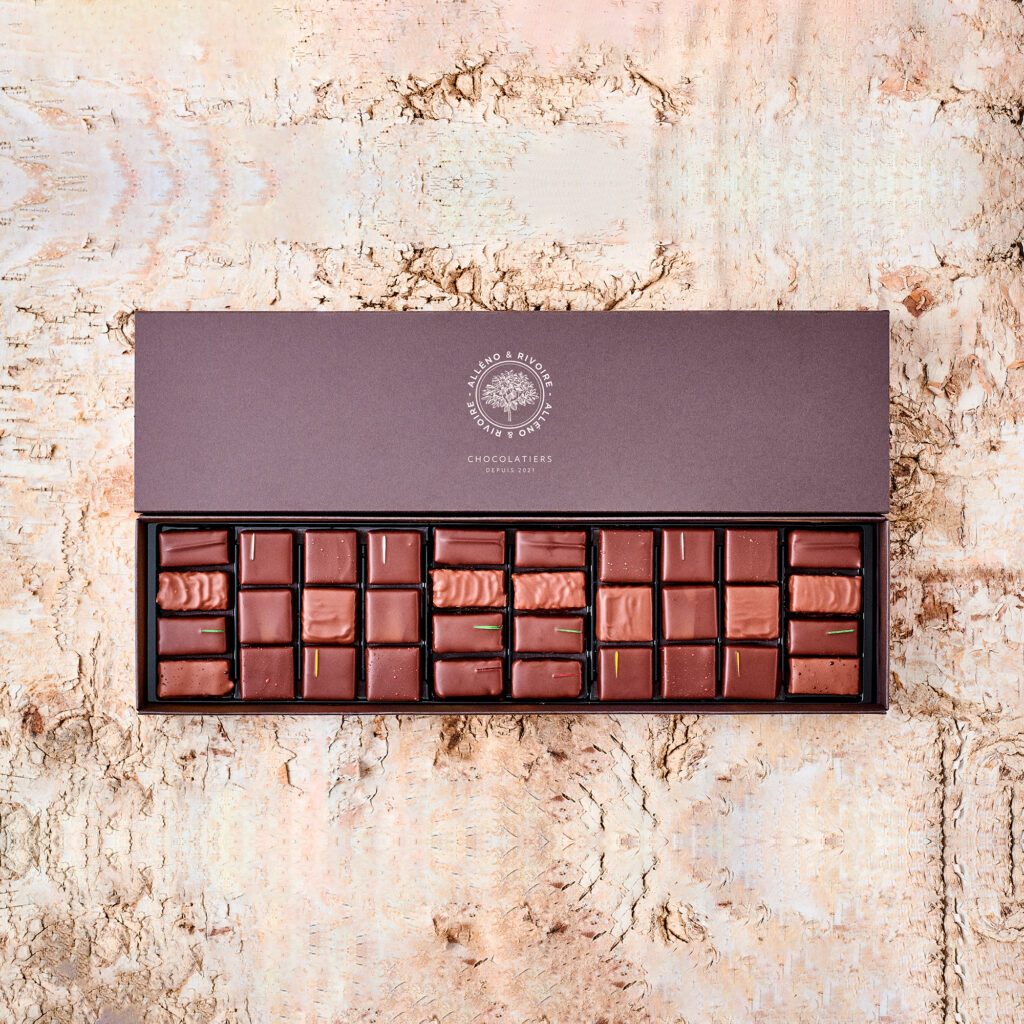 Coffret Collection de 16 Pralinés et 18 Ganaches